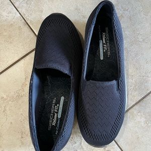 Sketchers navy willow shoes